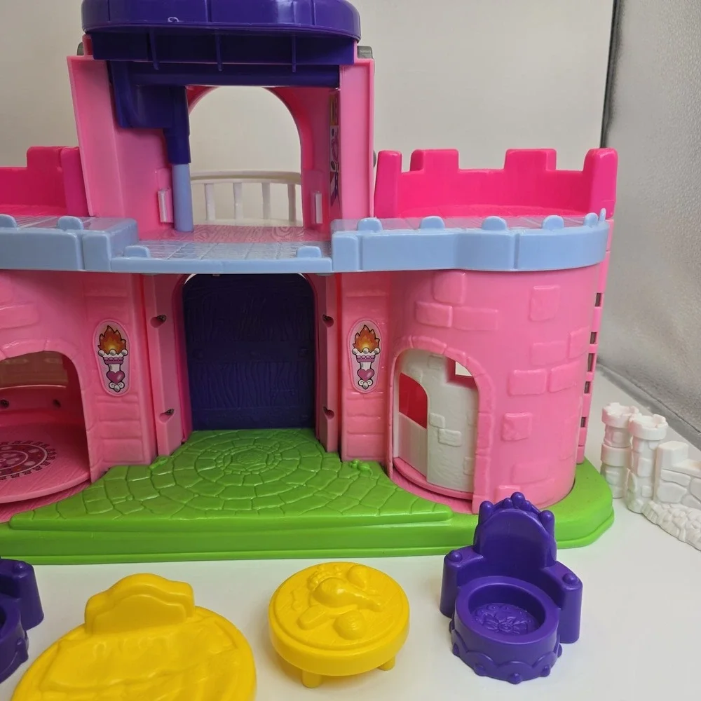 Fisher-Price Little People Lil' Kingdom Palace Castle Playset Princess Fold-up